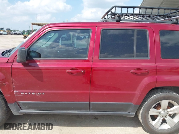 2014 Jeep Patriot Latitude z VIN 1C4NJPFB1ED859456, wystawiony jako IAAI lot #42471828 z przebiegiem 66 233 mil mil oraz . Historia ofert i sprzedaży dostępna na DreamBid. Obrazek 14.