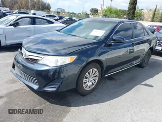 2013 Toyota Camry L with VIN 4T1BF1FK4DU278402, listed as a IAAI auction lot 41957178 with 70,541 mi miles. Bid and sale history available at carsss.com. Image 2.