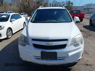2014 Chevrolet Captiva Sport LT with VIN 3GNAL3EK4ES541521, listed as a IAAI auction lot 42025723 with 139,403 mi miles. Bid and sale history available at carsss.com. Image 6.