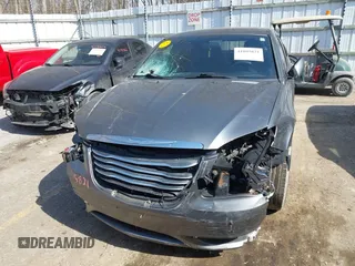 2012 Chrysler 200 LX with VIN 1C3CCBAB3CN117261, listed as a IAAI auction lot 41805821 with 140,292 mi miles. Bid and sale history available at carsss.com. Image 6.