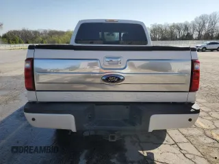 2014 Ford F-250 XL z VIN 1FT7W2B69EEB61564, wystawiony jako Copart lot #52742675 z przebiegiem 177 379 mil mil oraz Nie do naprawy • Non repairable. Historia ofert i sprzedaży dostępna na DreamBid. Obrazek 6.