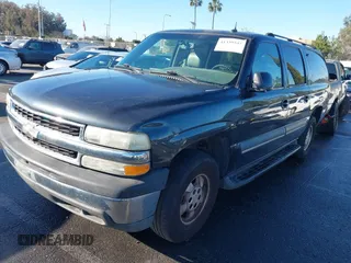 2003 Chevrolet Suburban LS with VIN 3GNEC16T83G233894, listed as a IAAI auction lot 41339503 with 201,076 mi miles. Bid and sale history available at carsss.com. Image 2.