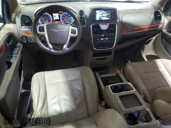 2014 Chrysler Town & Country Touring z VIN 2C4RC1BG3ER372430, wystawiony jako Copart lot #58757545 z przebiegiem 139 909 mil mil oraz Szkoda całkowita • Salvage title. Historia ofert i sprzedaży dostępna na DreamBid. Obrazek 8.