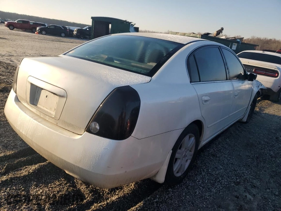 2006 Nissan Altima 2.5 with VIN 1N4AL11D26N318187, listed as a Copart auction lot 48492135 with 293,431 mi miles and Salvage Title. Bid and sale history available at carsss.com. Image 3.
