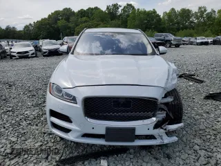 2020 Jaguar F-Pace 25t Premium z VIN SADCJ2FX0LA629299, wystawiony jako Copart lot #56114165 z przebiegiem Nie podano mil oraz Szkoda całkowita • Salvage title. Historia ofert i sprzedaży dostępna na DreamBid. Obrazek 5.