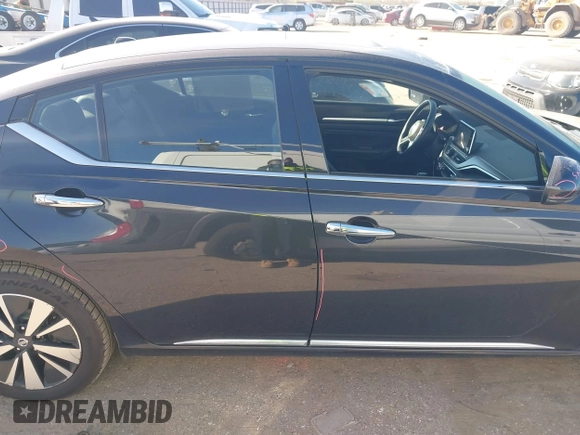 2019 Nissan Altima SL with VIN 1N4BL4EW8KC137862, listed as a IAAI auction lot 41765282 with 54,742 mi miles and . Bid and sale history available at carsss.com. Image 13.