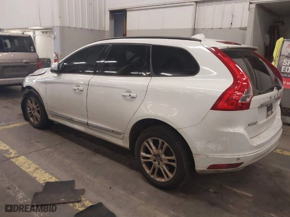 2016 Volvo XC60 T5 Drive-E with VIN YV440MDJ0G2920301, listed as a IAAI auction lot 40956289 with 137,565 mi miles. Bid and sale history available at carsss.com. Image 3.