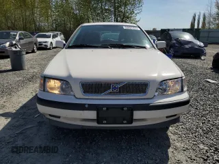 2000 Volvo V40 z VIN YV1VW2552YF568371, wystawiony jako Copart lot #53491375 z przebiegiem 66 631 mil mil oraz Szkody całkowita. Historia ofert i sprzedaży dostępna na DreamBid. Obrazek 5.
