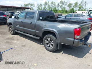 2017 Toyota Tacoma SR5 z VIN 3TMBZ5DN6HM010168, wystawiony jako IAAI lot #42315125 z przebiegiem 133 934 mil mil oraz . Historia ofert i sprzedaży dostępna na DreamBid. Obrazek 3.