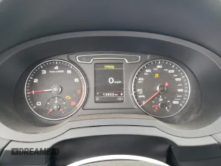 2015 Audi Q3 Prestige z VIN WA1GFCFS2FR010275, wystawiony jako Copart lot #50551025 z przebiegiem 12 822 mil mil oraz Szkoda całkowita • Salvage title. Historia ofert i sprzedaży dostępna na DreamBid. Obrazek 9.