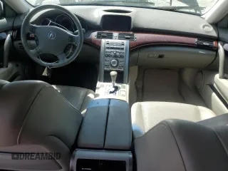 2008 Acura RL z VIN JH4KB16578C001425, wystawiony jako Copart lot #51024945 z przebiegiem 130 084 mil mil oraz Czysty tytuł • Clean title. Historia ofert i sprzedaży dostępna na DreamBid. Obrazek 8.