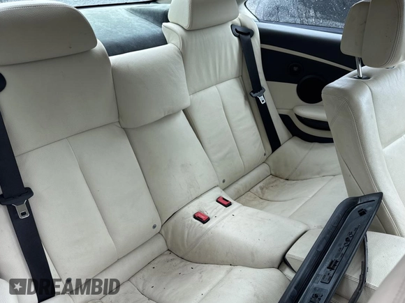 2008 BMW 6 Series 650i z VIN WBAEA53558CV90985, wystawiony jako Copart lot #57308835 z przebiegiem 99 340 mil mil oraz Czysty tytuł • Clean title. Historia ofert i sprzedaży dostępna na DreamBid. Obrazek 6.