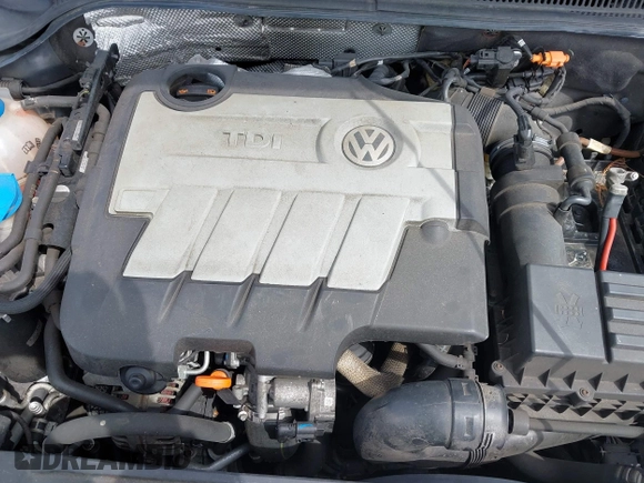 2012 Volkswagen Jetta Sedan TDI w/Premium & Nav with VIN 3VWLL7AJXCM026589, listed as a IAAI auction lot 41870945 with 72,544 mi miles. Bid and sale history available at carsss.com. Image 10.