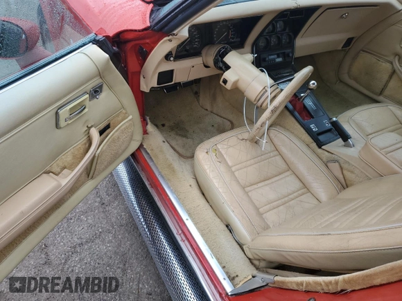1978 Chevrolet Corvette z VIN 1Z8748S430085, wystawiony jako Copart lot #80958584 z przebiegiem 1 768 mil mil oraz Szkoda całkowita • Salvage title. Historia ofert i sprzedaży dostępna na DreamBid. Obrazek 8.