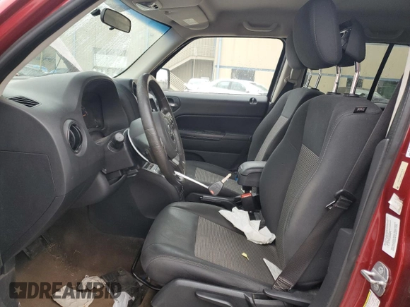 2014 Jeep Patriot Latitude with VIN 1C4NJPFA8ED818233, listed as a Copart auction lot 43947895 with 142,474 mi miles and Salvage Title. Bid and sale history available at carsss.com. Image 7.