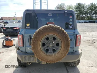 2023 Ford Bronco z VIN 1FMEE5DP0PLB83500, wystawiony jako Copart lot #54124945 z przebiegiem 42 661 mil mil oraz Szkoda całkowita • Salvage title. Historia ofert i sprzedaży dostępna na DreamBid. Obrazek 6.
