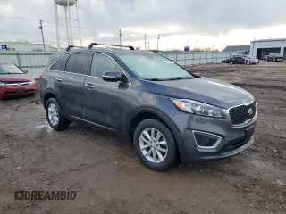 2017 Kia Sorento LX with VIN 5XYPG4A3XHG206927, listed as a Copart auction lot 46653575 with 102,423 mi miles and Salvage Title. Bid and sale history available at carsss.com. Image 4.