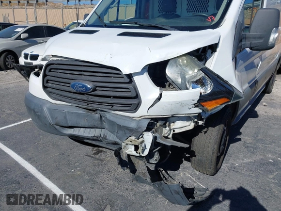 2016 Ford Transit z VIN 1FTYE2CM6GKA15762, wystawiony jako IAAI lot #41338363 z przebiegiem Nie podano mil oraz . Historia ofert i sprzedaży dostępna na DreamBid. Obrazek 6.