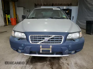 2004 Volvo V70 XC Cross Country with VIN YV1SZ59H141126835, listed as a Copart auction lot 56903735 with 204,583 mi miles and Clean title. Bid and sale history available at DreamBid. Image 5.