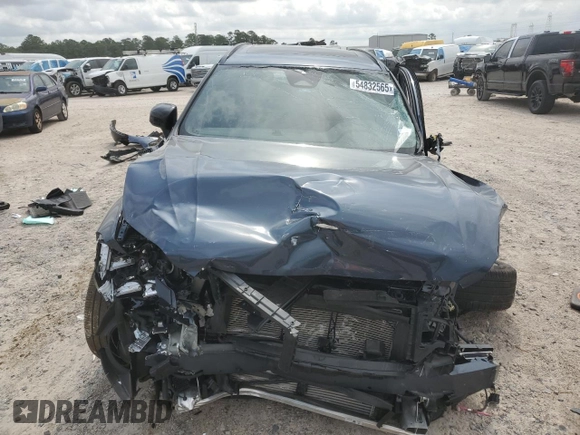 2023 Volvo XC60 Plus Dark Theme z VIN YV4H60DLXP1338593, wystawiony jako Copart lot #54832565 z przebiegiem 17 406 mil mil oraz Nie do naprawy • Non repairable. Historia ofert i sprzedaży dostępna na DreamBid. Obrazek 5.