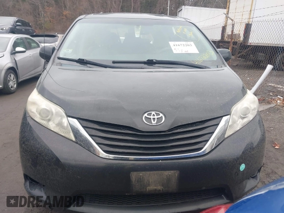 2013 Toyota Sienna LE AAS with VIN 5TDKK3DCXDS365748, listed as a IAAI auction lot 41672203 with 175,563 mi miles. Bid and sale history available at carsss.com. Image 12.