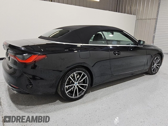 2025 BMW 4 Series 430i xDrive with VIN WBA53DB03SCT72075, listed as a Copart auction lot 55703825 with 13,894 mi miles and Clean Title. Bid and sale history available at carsss.com. Image 3.
