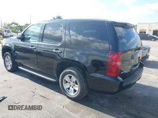2013 Chevrolet Tahoe Commercial z VIN 1GNLC2E05DR218100, wystawiony jako IAAI lot #42182072 z przebiegiem 162 888 mil mil oraz . Historia ofert i sprzedaży dostępna na DreamBid. Obrazek 3.