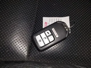 2019 Honda Pilot Elite with VIN 5FNYF6H08KB054725, listed as a IAAI auction lot 40496860 with 91,284 mi miles and . Bid and sale history available at DreamBid. Image 11.