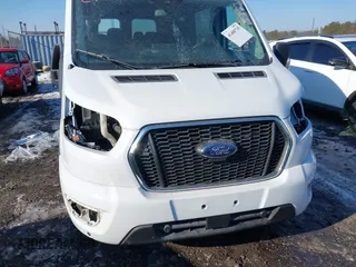 2024 Ford Transit Passenger XL with VIN 1FBAX2C85RKA16018, listed as a IAAI auction lot 41400715 with 13,842 mi miles. Bid and sale history available at carsss.com. Image 20.