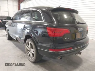 2011 Audi Q7 3.0L TDI Premium Plus with VIN WA1LMAFE4BD001149, listed as a IAAI auction lot 42035843 with 140,911 mi miles. Bid and sale history available at carsss.com. Image 3.