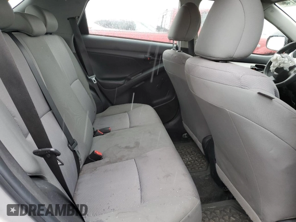 2011 Toyota Matrix z VIN 2T1KU4EE0BC616573, wystawiony jako Copart lot #53904745 z przebiegiem 299 502 mil mil oraz Szkoda całkowita • Salvage title. Historia ofert i sprzedaży dostępna na DreamBid. Obrazek 10.