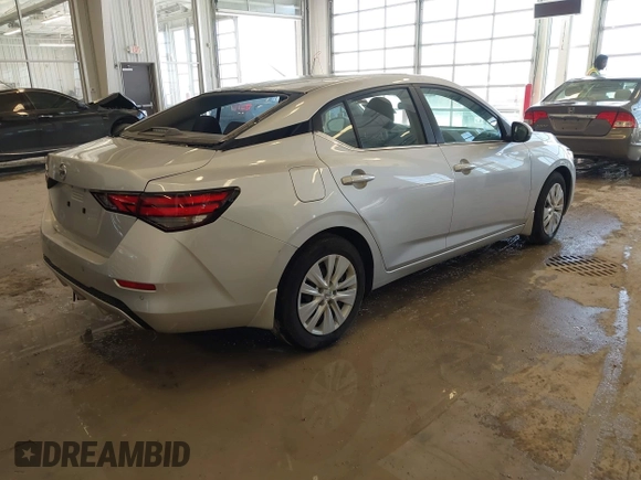 2022 Nissan Sentra S with VIN 3N1AB8BV0NY259819, listed as a IAAI auction lot 41645262 with 55,011 mi miles. Bid and sale history available at carsss.com. Image 4.