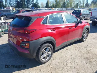 2021 Hyundai Kona SE z VIN KM8K1CAA8MU685132, wystawiony jako IAAI lot #42063844 z przebiegiem 15 519 mil mil oraz . Historia ofert i sprzedaży dostępna na DreamBid. Obrazek 4.