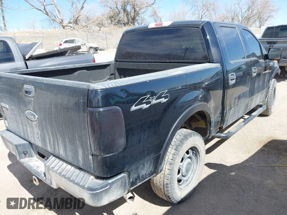 2004 Ford F-150 XLT with VIN 1FTPW14524KC86744, listed as a IAAI auction lot 41811231 with 176,532 mi miles. Bid and sale history available at carsss.com. Image 4.