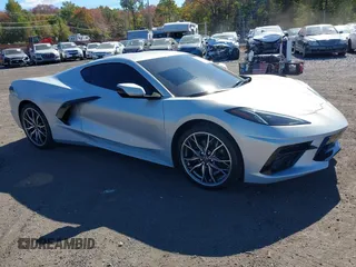 2023 Chevrolet Corvette 2LT z VIN 1G1YB2D43P5112903, wystawiony jako IAAI lot #40567701 z przebiegiem 25 631 mil mil oraz . Historia ofert i sprzedaży dostępna na DreamBid. Obrazek 1.