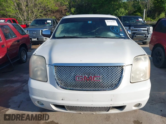 2007 GMC Yukon SLE w/3SA with VIN 1GKFC13C77R312288, listed as a IAAI auction lot 41970782 with 187,968 mi miles. Bid and sale history available at carsss.com. Image 6.