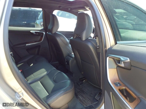2015 Volvo XC60 T6 Drive-E Platinum with VIN YV449MDM8F2664536, listed as a IAAI auction lot 42037988 with 126,550 mi miles. Bid and sale history available at carsss.com. Image 8.