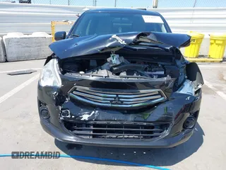 2019 Mitsubishi Mirage ES z VIN ML32F3FJ6KHF17967, wystawiony jako IAAI lot #42146979 z przebiegiem 76 355 mil mil oraz . Historia ofert i sprzedaży dostępna na DreamBid. Obrazek 6.