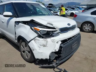 2016 Kia Soul with VIN KNDJN2A27G7342550, listed as a IAAI auction lot 41969942 with 133,140 mi miles. Bid and sale history available at carsss.com. Image 6.