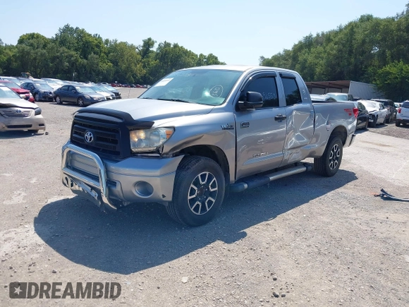 2012 Toyota Tundra z VIN 5TFRM5F19CX046642, wystawiony jako IAAI lot #40099944 z przebiegiem 141 137 mil mil oraz . Historia ofert i sprzedaży dostępna na DreamBid. Obrazek 2.