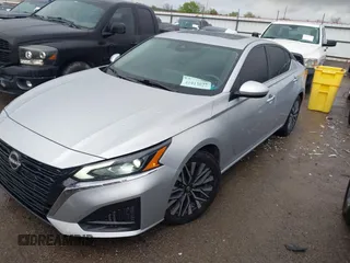 2023 Nissan Altima 2.5 SV with VIN 1N4BL4DV0PN324162, listed as a IAAI auction lot 41913027 with 67,595 mi miles. Bid and sale history available at carsss.com. Image 6.
