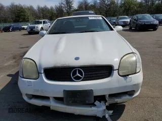 1999 Mercedes-Benz SLK-Class with VIN WDBKK47F9XF130501, listed as a Copart auction lot 71770824 with 124,669 mi miles and Clean Title. Bid and sale history available at carsss.com. Image 5.