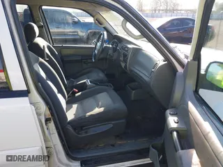 2004 Ford Explorer Sport Trac XLS with VIN 1FMZU67K04UC22800, listed as a IAAI auction lot 41869208 with 157,711 mi miles. Bid and sale history available at carsss.com. Image 5.