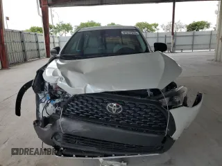 2023 Toyota Corolla Cross L z VIN 7MUAAAAG7PV053889, wystawiony jako Copart lot #61677525 z przebiegiem 27 970 mil mil oraz Szkoda całkowita • Salvage title. Historia ofert i sprzedaży dostępna na DreamBid. Obrazek 5.
