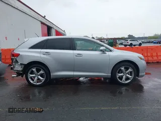 2014 Toyota Venza XLE z VIN 4T3BK3BBXEU107949, wystawiony jako IAAI lot #41988138 z przebiegiem 156 502 mil mil oraz . Historia ofert i sprzedaży dostępna na DreamBid. Obrazek 14.