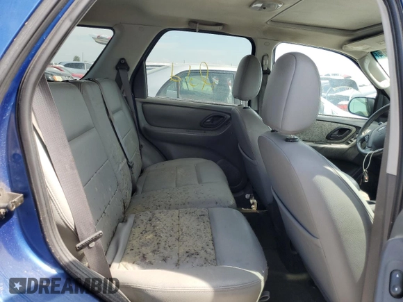 2007 Ford Escape XLT with VIN 1FMYU03117KC07213, listed as a Copart auction lot 75800064 with 0 mi miles and Non Repairable. Bid and sale history available at carsss.com. Image 11.