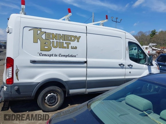 2015 Ford Transit Cargo z VIN 1FTNR2CM8FKB24259, wystawiony jako IAAI lot #42084952 z przebiegiem 124 520 mil mil oraz . Historia ofert i sprzedaży dostępna na DreamBid. Obrazek 13.