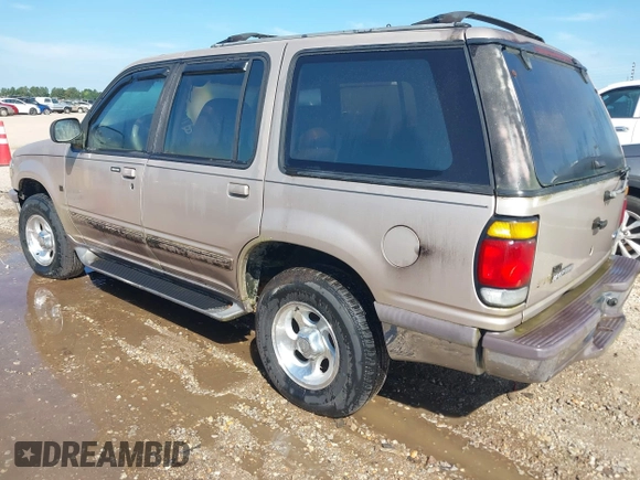 1997 Ford Explorer XLT with VIN 1FMDU32P3VZA18590, listed as a IAAI auction lot 42694445 with 137,939 mi miles and . Bid and sale history available at DreamBid. Image 3.