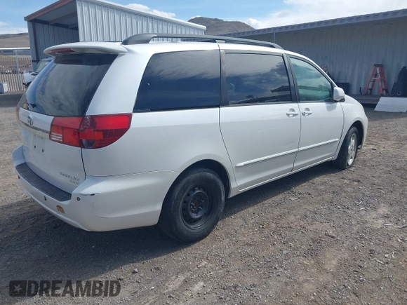 2004 Toyota Sienna XLE with VIN 5TDZA22C94S172859, listed as a IAAI auction lot 42057034 with 295,857 mi miles. Bid and sale history available at carsss.com. Image 4.