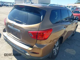 2017 Nissan Pathfinder Platinum with VIN 5N1DR2MN1HC608477, listed as a IAAI auction lot 41744400 with 137,974 mi miles. Bid and sale history available at carsss.com. Image 4.